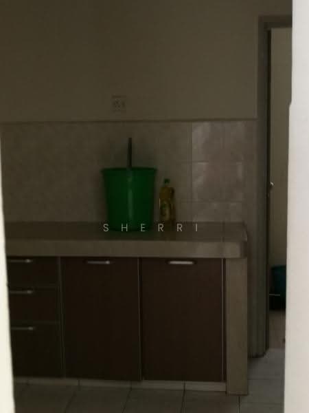 Kondominium untuk Dijual di D'Aman Ria Condominium - Sherri Koh - Kitchen - PropertyGuru.com.my