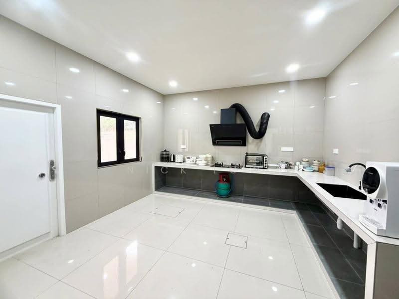 Rumah Kluster untuk Disewa di Skudai (Johor) - Nick Low - Kitchen - PropertyGuru.com.my