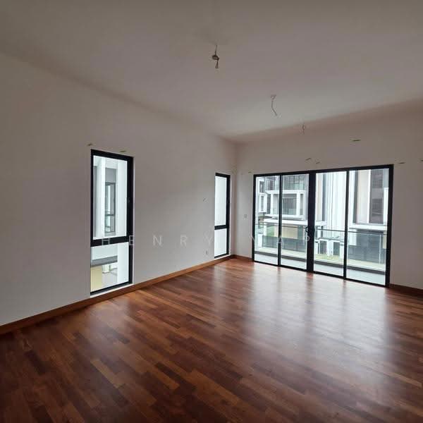 Semi-Detached House for Sale in Kota Damansara (Selangor) - Henry Yap - Living Room - PropertyGuru.com.my