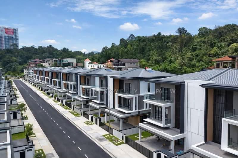 Semi-Detached House for Sale in Kota Damansara (Selangor) - Henry Yap - Exterior - PropertyGuru.com.my