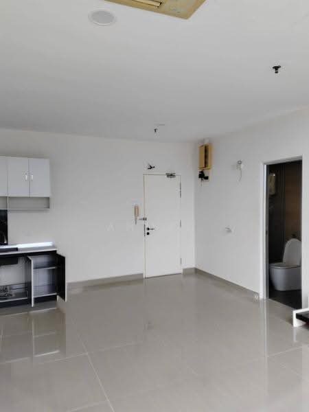 Service Residence for Sale at Emerald Avenue - Ahmad Muslim - Interior - PropertyGuru.com.my