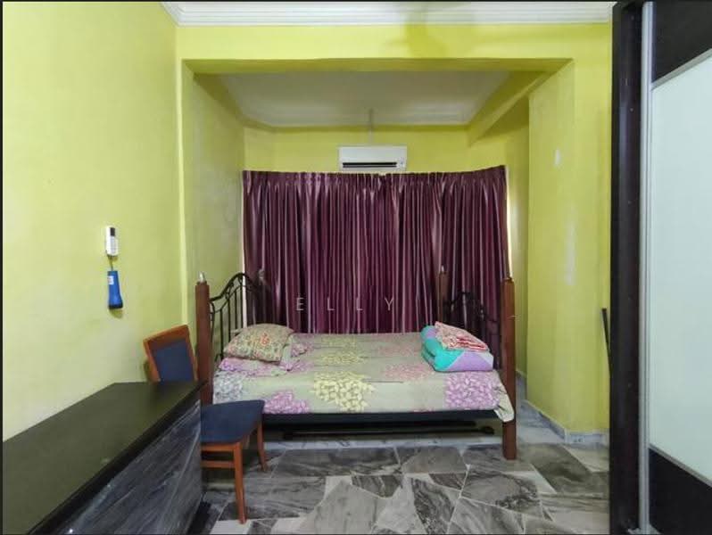 Rumah Teres 1-Tingkat untuk Dijual di Bandar Tun Hussein Onn (Cheras) - Elly Chong - Bedroom - PropertyGuru.com.my