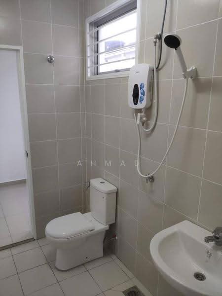 2-storey Terraced House for Rent in Taman Tiara Sendayan (Bandar Sri Sendayan) - Ahmad Muslim - Bathroom - PropertyGuru.com.my