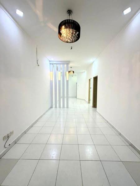 1-storey Terraced House for Sale in Taman Setia Indah (Tebrau) - Calvin Lee - Corridor - PropertyGuru.com.my