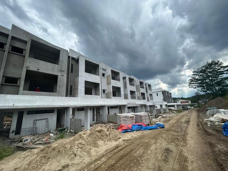 Rumah Bandar untuk Dijual di Siburan (Kuching) - Jimmyy Chin - Exterior - PropertyGuru.com.my