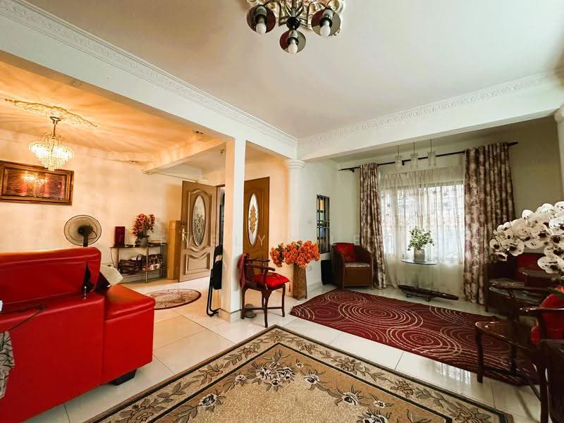 Rumah Teres 2-Tingkat untuk Dijual di Taman Selayang Indah (Selayang) - Evelyn Lee - Living Room - PropertyGuru.com.my
