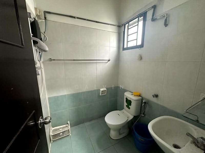 Rumah Teres 2-Tingkat untuk Dijual di Taman Johor Jaya (Johor Bahru) - Calvin Lee - Bathroom - PropertyGuru.com.my