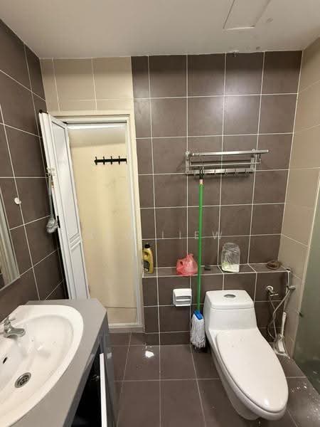 Pangsapuri untuk Dijual di D'Rich Executive Suites - Ken Liew - Bathroom - PropertyGuru.com.my
