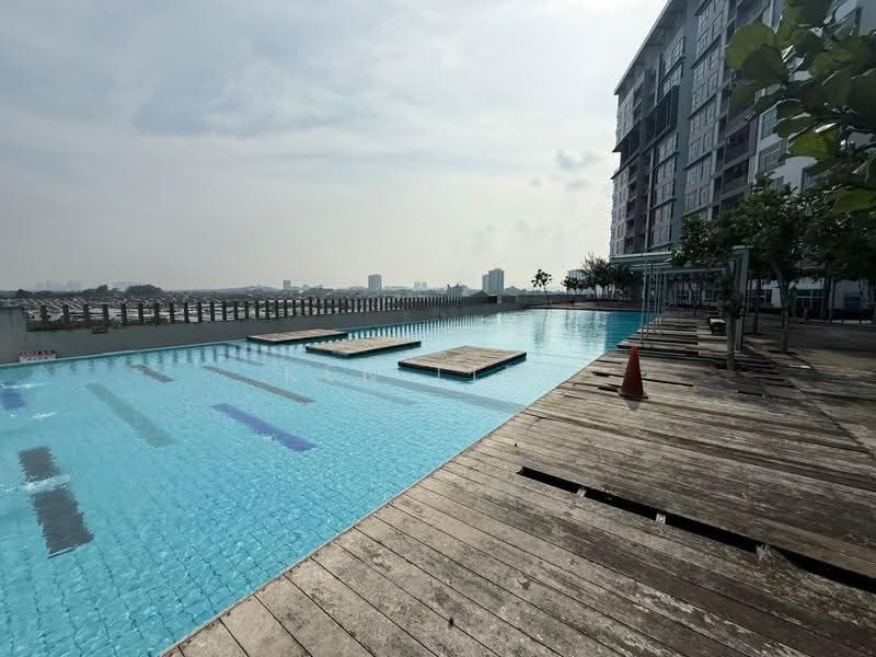 Pangsapuri untuk Dijual di D'Rich Executive Suites - Ken Liew - Pool - PropertyGuru.com.my