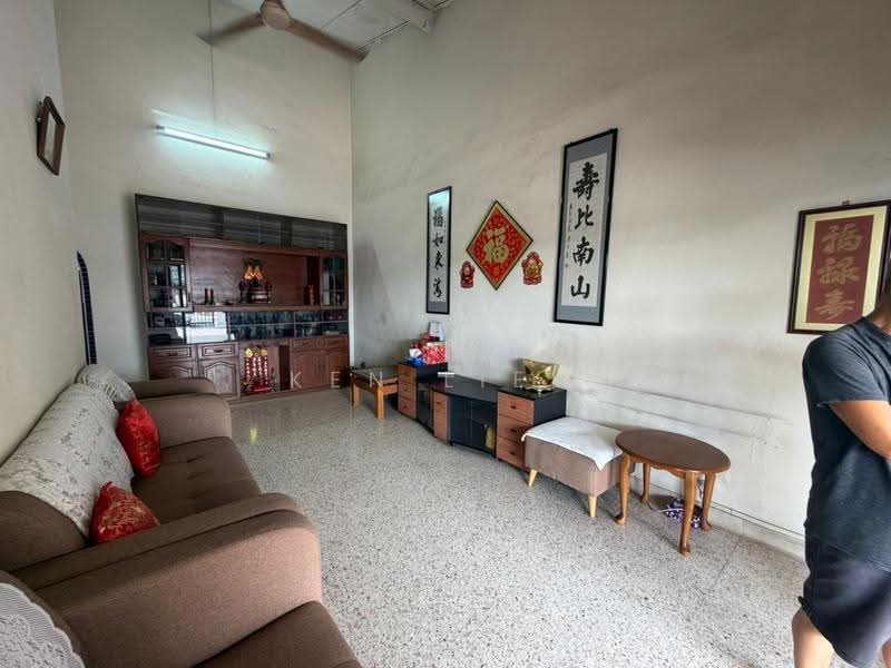 Rumah Teres 1-Tingkat untuk Dijual di Taman Perling (Perling) - Ken Liew - Living Room - PropertyGuru.com.my