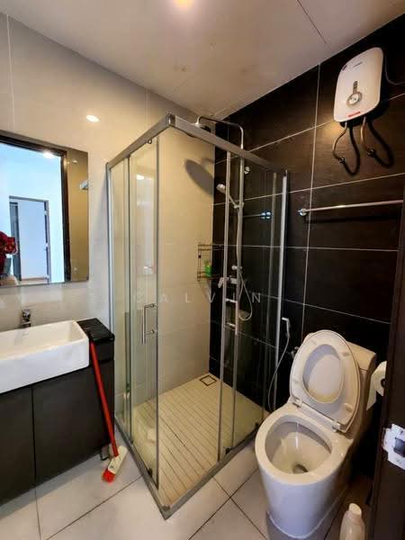 Condominium for Sale at Amberside @ Country Garden Danga Bay - Calvin Lee - Bathroom - PropertyGuru.com.my