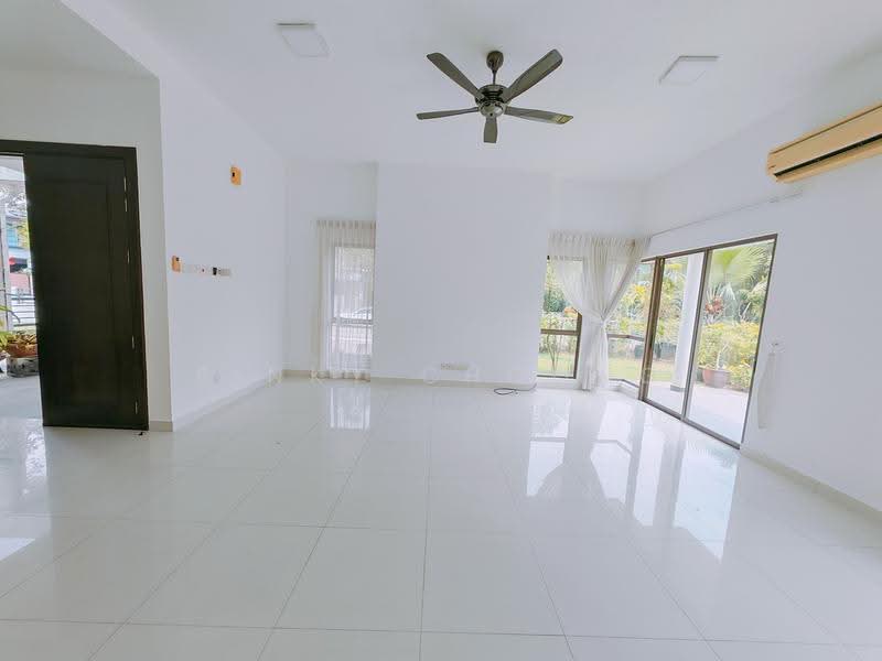 Bungalow House for Rent in Valencia (Sungai Buloh) - Pinky Choong - Living Room - PropertyGuru.com.my