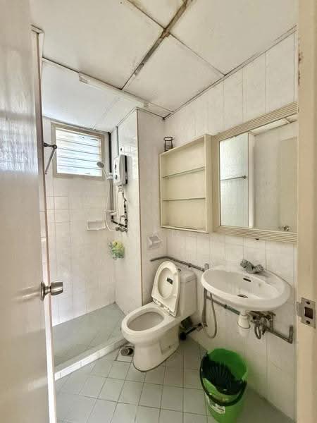 Kondominium untuk Disewa di Sri York Condominium - Gan Chun Kai - Bathroom - PropertyGuru.com.my