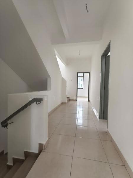 Rumah Berkembar untuk Dijual di Taman Mutiara Mas (Skudai) - Sherlin To - Corridor - PropertyGuru.com.my