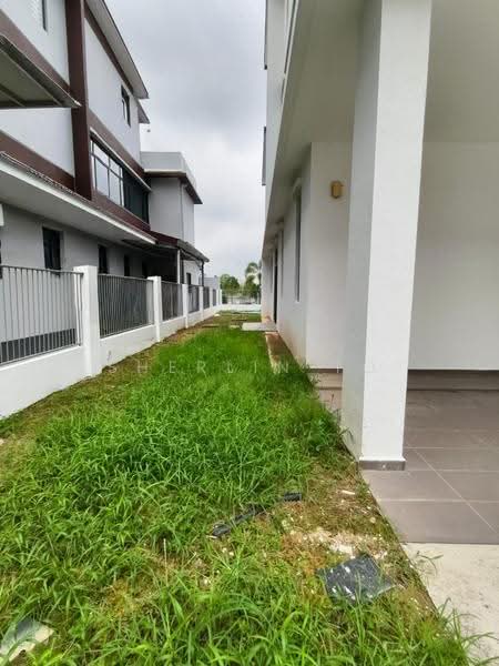 Rumah Berkembar untuk Dijual di Taman Mutiara Mas (Skudai) - Sherlin To - Exterior - PropertyGuru.com.my