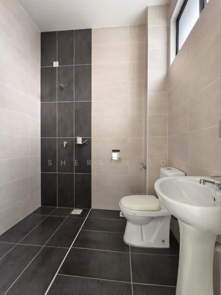 Rumah Berkembar untuk Dijual di Taman Mutiara Mas (Skudai) - Sherlin To - Bathroom - PropertyGuru.com.my