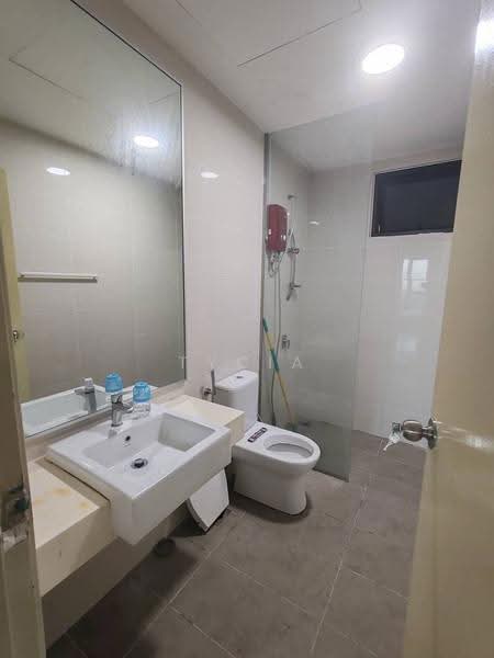 Kediaman Servis untuk Disewa di Southkey Mosaic - Tycia Law - Bathroom - PropertyGuru.com.my