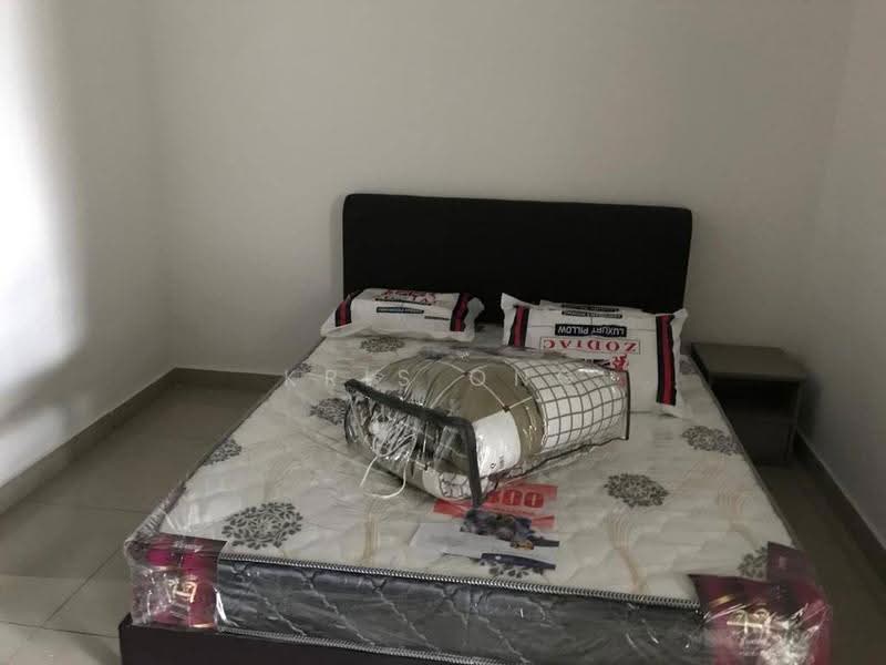 Kediaman Servis untuk Disewa di D'Secret Garden (Pangsapuri Kempas Indah) - Kris Ong - Bedroom - PropertyGuru.com.my