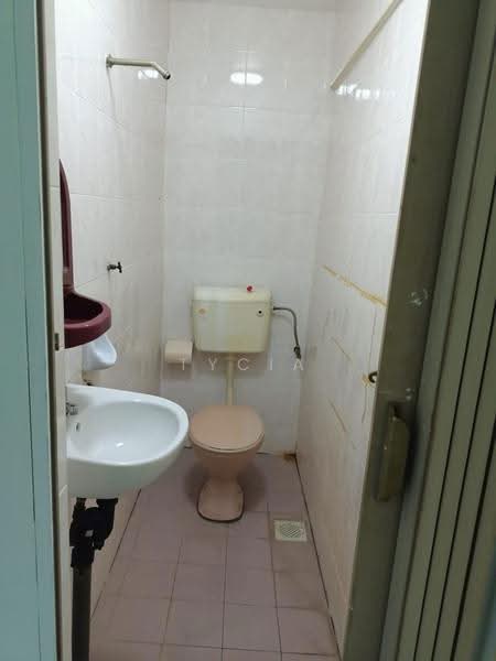 2-storey Terraced House for Sale in Permas Jaya (Johor) - Tycia Law - Bathroom - PropertyGuru.com.my