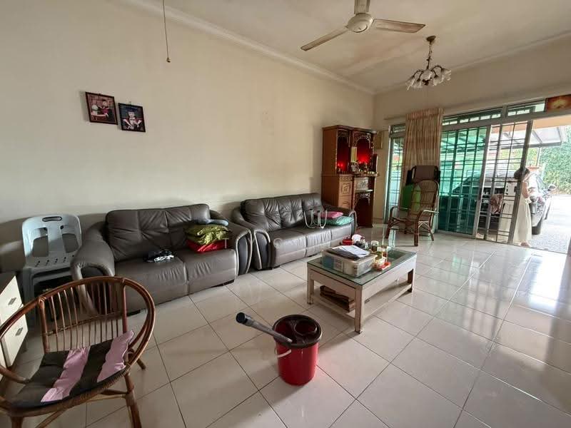 Rumah Teres 1.5-Tingkat untuk Dijual di Taman Gaya (Ulu Tiram) - Tycia Law - Living Room - PropertyGuru.com.my