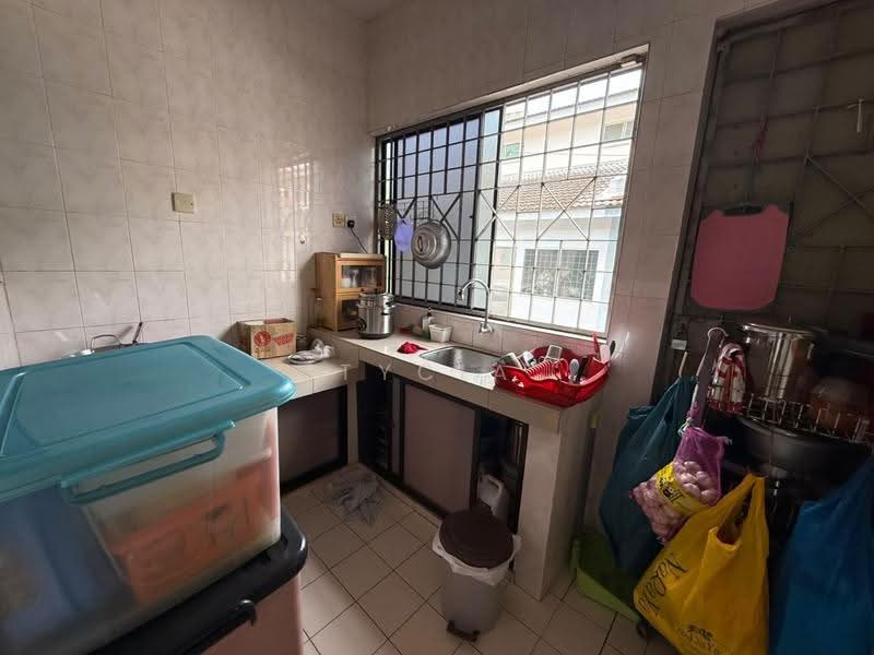 Rumah Teres 1.5-Tingkat untuk Dijual di Taman Gaya (Ulu Tiram) - Tycia Law - Kitchen - PropertyGuru.com.my