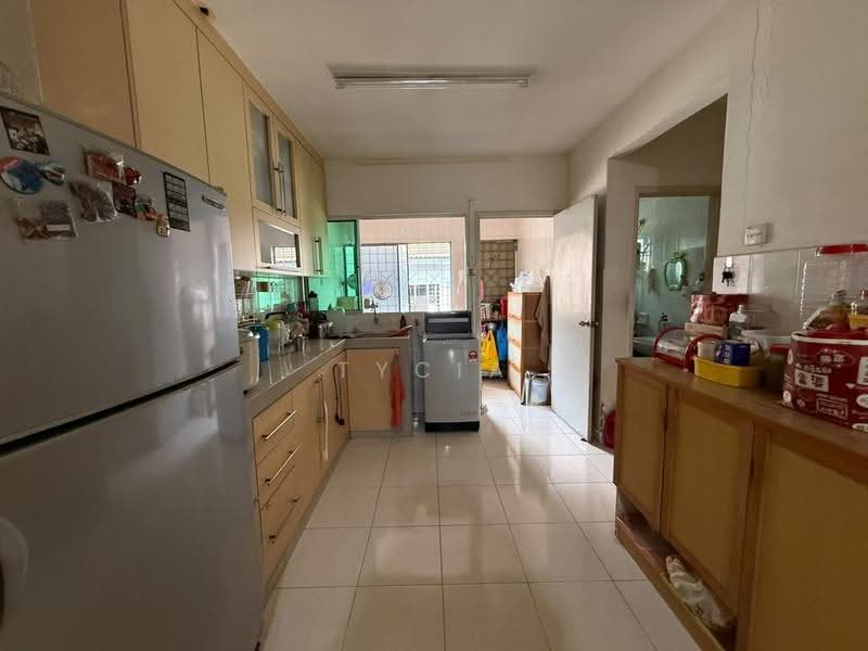 Rumah Teres 1.5-Tingkat untuk Dijual di Taman Gaya (Ulu Tiram) - Tycia Law - Kitchen - PropertyGuru.com.my