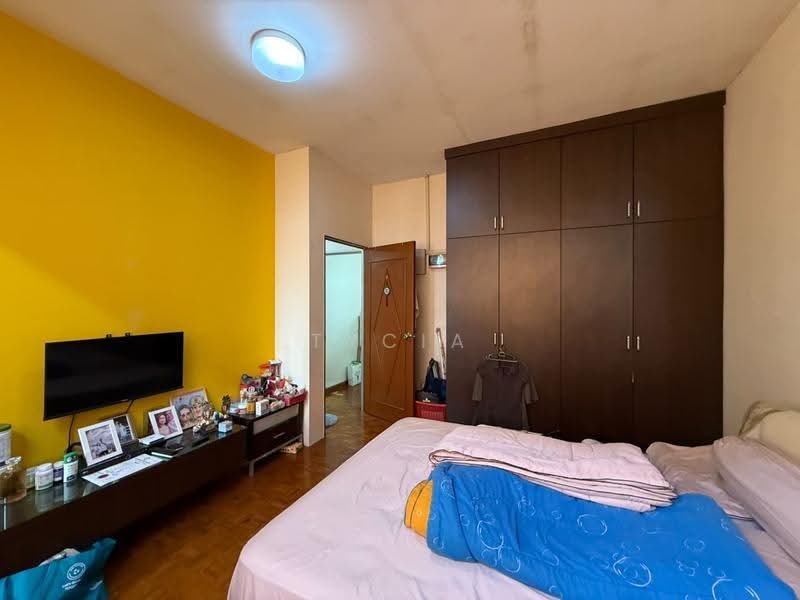 Rumah Teres 1.5-Tingkat untuk Dijual di Taman Gaya (Ulu Tiram) - Tycia Law - Bedroom - PropertyGuru.com.my