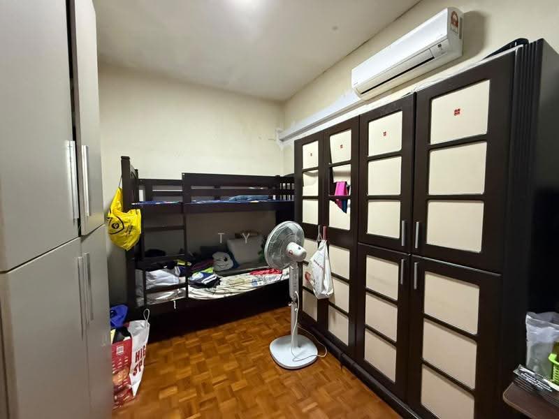 Rumah Teres 1.5-Tingkat untuk Dijual di Taman Gaya (Ulu Tiram) - Tycia Law - Bedroom - PropertyGuru.com.my