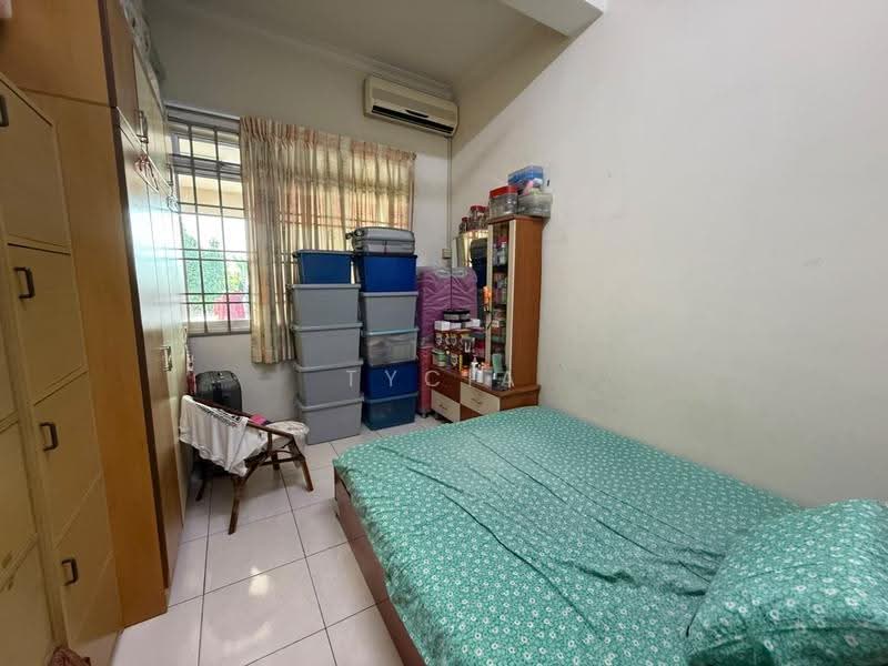 Rumah Teres 1.5-Tingkat untuk Dijual di Taman Gaya (Ulu Tiram) - Tycia Law - Bedroom - PropertyGuru.com.my