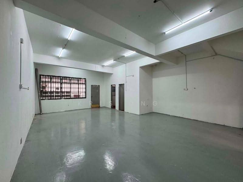 Shop / Office untuk Disewa di Austin Perdana (Tebrau) - Kris Ong - Interior - PropertyGuru.com.my
