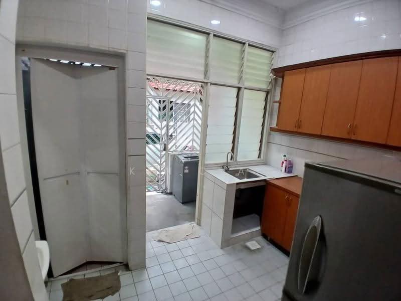 Rumah Teres 1.5-Tingkat untuk Dijual di Taman Molek (Johor Bahru) - Ken Chai - Kitchen - PropertyGuru.com.my