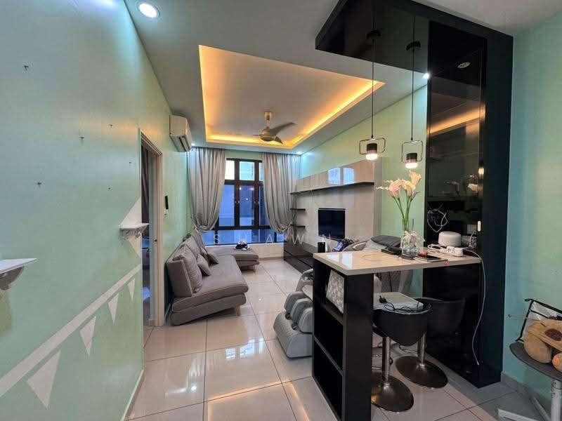 Kediaman Servis untuk Dijual di D'Summit Residences - Shawn Chan - Living Room - PropertyGuru.com.my