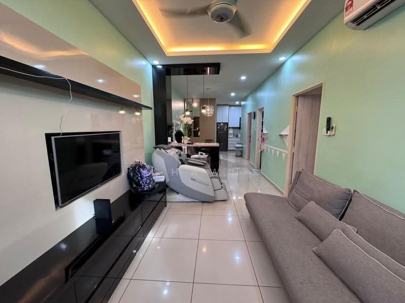 Kediaman Servis untuk Dijual di D'Summit Residences - Shawn Chan - Living Room - PropertyGuru.com.my