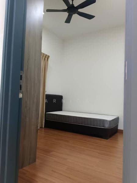 Kediaman Servis untuk Disewa di One Equine - Arnica Low - Bedroom - PropertyGuru.com.my