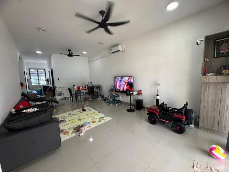 2-storey Terraced House for Rent in Bandar Dato Onn (Tebrau) - Wallace Ang - Living Room - PropertyGuru.com.my
