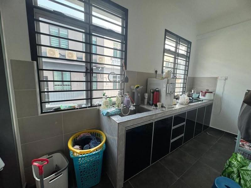 2-storey Terraced House for Rent in Bandar Dato Onn (Tebrau) - Wallace Ang - Kitchen - PropertyGuru.com.my