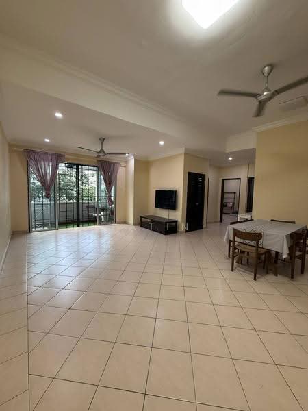 Kondominium untuk Dijual di Sri Lojing Condominiums - Fatin Ismail - Living Room - PropertyGuru.com.my