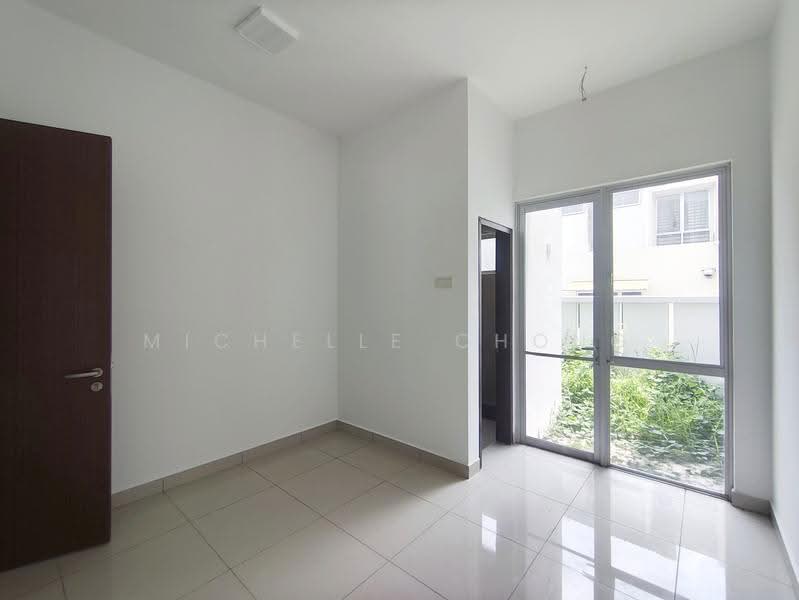 2-storey Terraced House for Sale in Elmina (Shah Alam) - Michelle Chong - Guest room - PropertyGuru.com.my