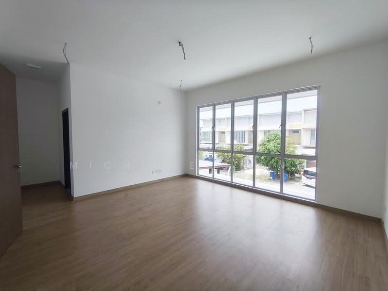 2-storey Terraced House for Sale in Elmina (Shah Alam) - Michelle Chong - Master bedroom - PropertyGuru.com.my