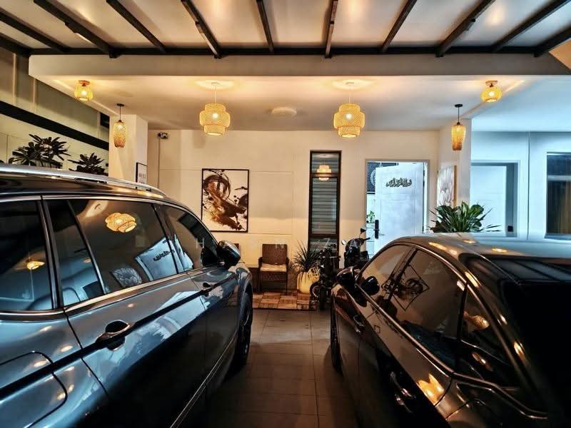 Terraced House for Sale in Eco Grandeur (Puncak Alam) - Hasniza - Car Park - PropertyGuru.com.my