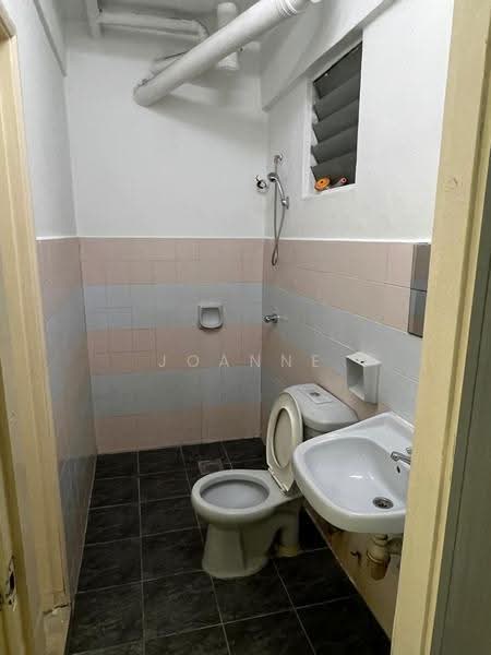 Kondominium untuk Disewa di Sri Lata @ Desa Petaling - Joanne Yan - Bathroom - PropertyGuru.com.my