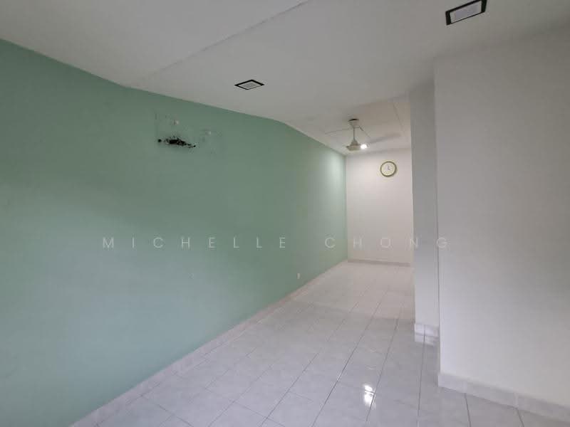 2-storey Terraced House for Sale in Denai Alam (Shah Alam) - Michelle Chong - 2nd bedroom - PropertyGuru.com.my