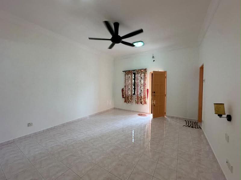 Semi-Detached House for Sale in Kampung Tujuh Gajah Berang (Melaka City) - Elin Goh - Living Room - PropertyGuru.com.my