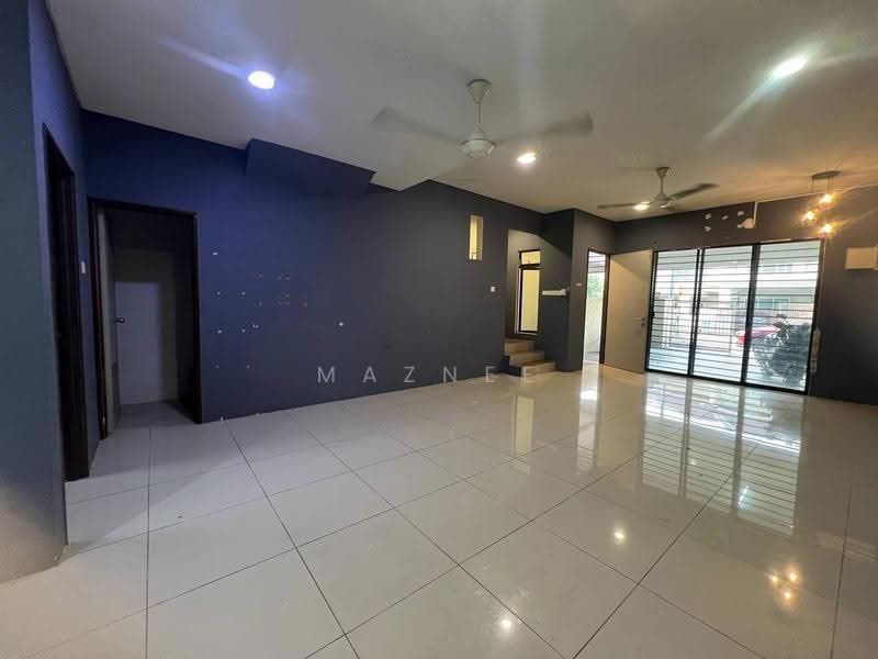 Terraced House for Rent in Nada Alam (Pajam) - Maznee Realtor - Living Room - PropertyGuru.com.my