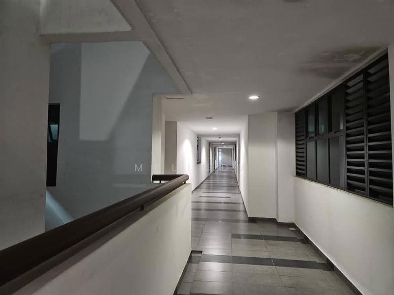 Service Residence for Sale at Sky Oasis Residence (Pangsapuri Oasis 1) - Melinda Ee - Corridor - PropertyGuru.com.my