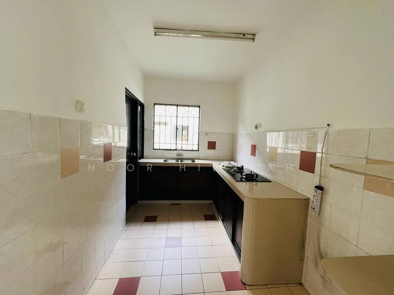 Apartment for Sale at Pangsapuri Carlina - Noor Hidayah Mohamad Noor - Kitchen - PropertyGuru.com.my