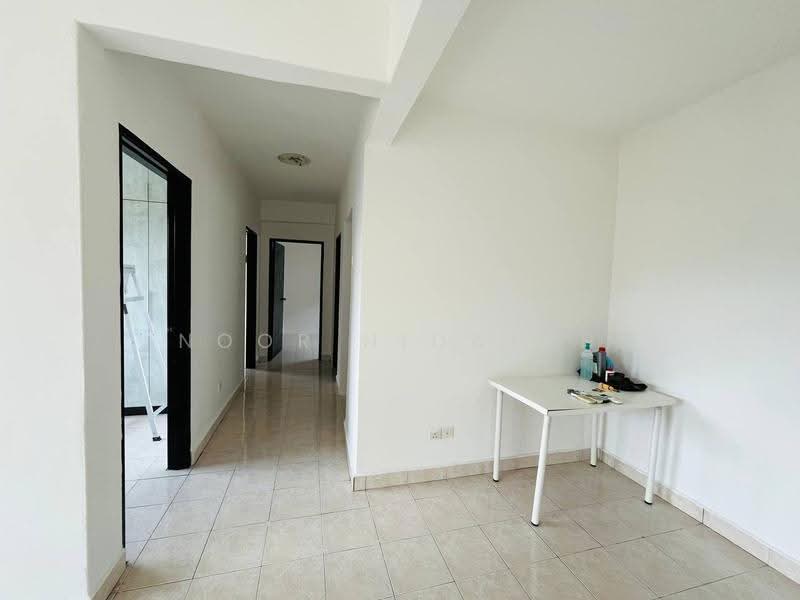 Apartment for Sale at Pangsapuri Carlina - Noor Hidayah Mohamad Noor - Corridor - PropertyGuru.com.my