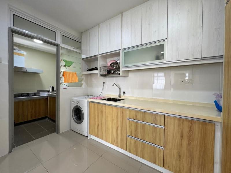 Kondominium untuk Dijual di Dwiputra Residences - Adibah Salim - Kitchen - PropertyGuru.com.my