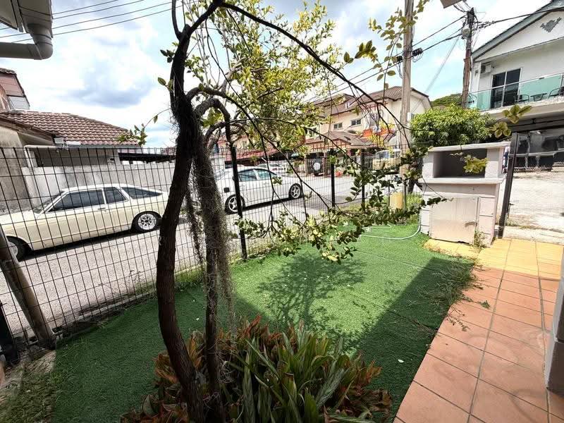 Rumah Teres 2-Tingkat untuk Dijual di Saujana Utama (Selangor) - Riza Ahmad - Exterior - PropertyGuru.com.my