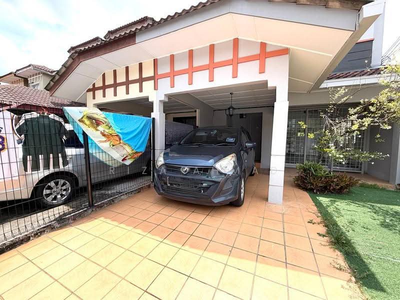Rumah Teres 2-Tingkat untuk Dijual di Saujana Utama (Selangor) - Riza Ahmad - Exterior - PropertyGuru.com.my